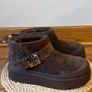 $425 Tory Burch Women's Mellow Shearling Platform Boots 
US 6